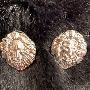 Silver lion Earrings great quality